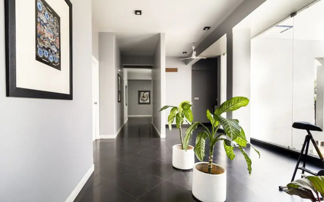 OYO 11166 The Saneer Boutique Hotel