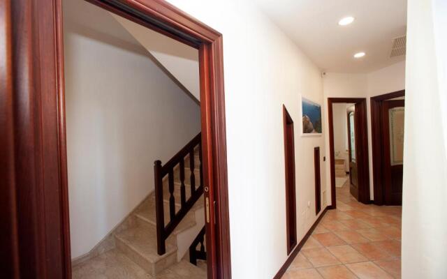 L'Arco Tra I Sentieri