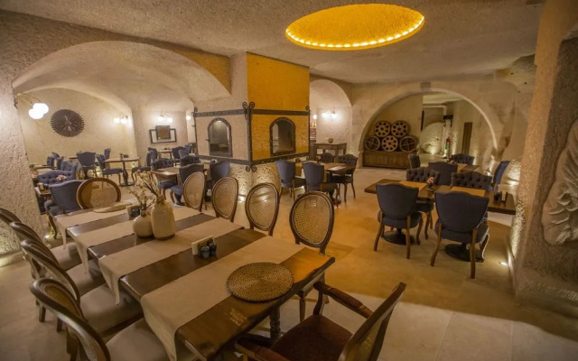 Anka Cave Suites