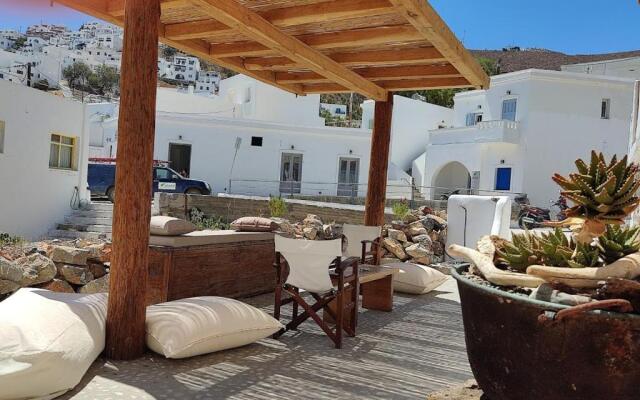 Yalos House