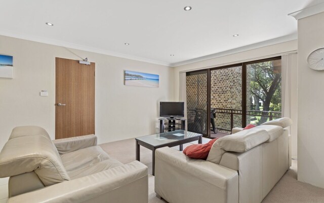 Nicholli, Bay Parklands, Unit 30/2 Gowrie Ave