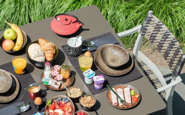 Lithium Bed Zen & Breakfast