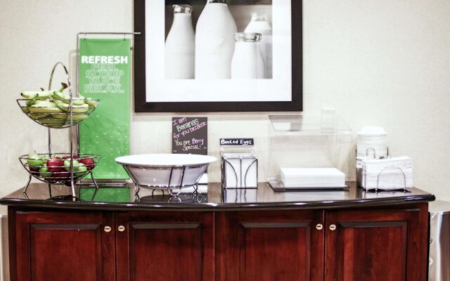 Hampton Inn London-North