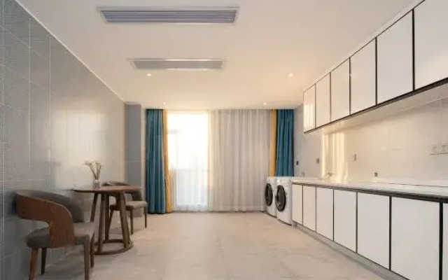 O.Live Social Hotel (Dongguan South China Mall Baili store)