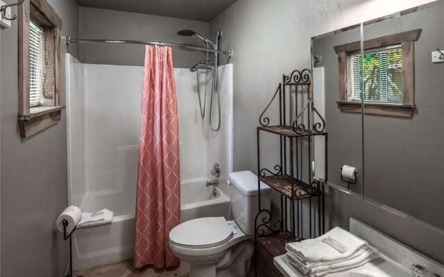 Riverside Dreams - Three Bedroom Cabin