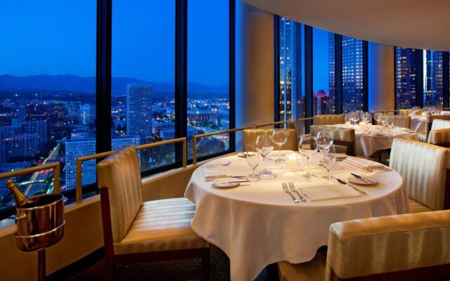 The Westin Bonaventure Hotel and Suites, Los Angeles