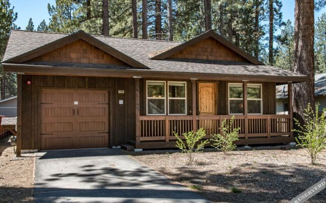 Brand New South Lake Tahoe Cabin by RedAwning