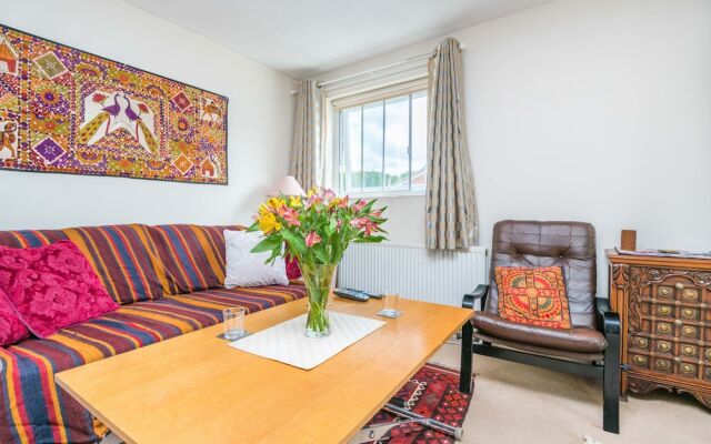 Comfortable Chiswick Home by Ravenscourt Park