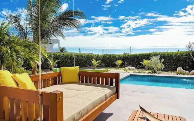 Family Beachside Villa With Hotel Amenities v7