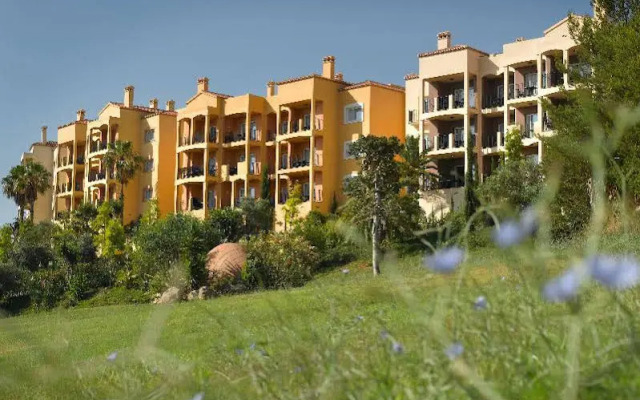 Las Lomas Village – Luxury Apartments