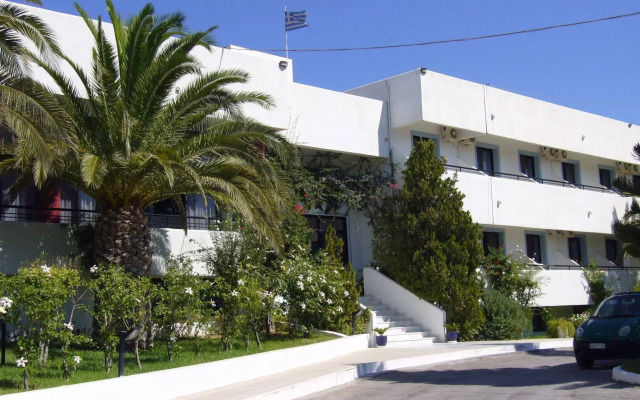 Nina Beach Hotel