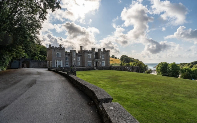 Watermouth Castle, Rhododendron Apartment