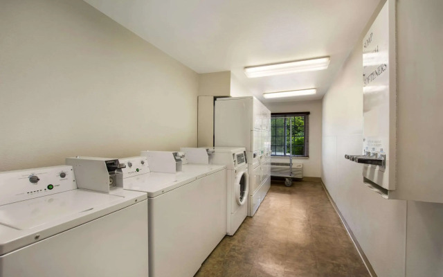 WoodSpring Suites Louisville Southeast