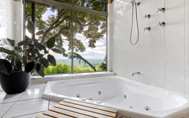 Treetops Seaview Montville