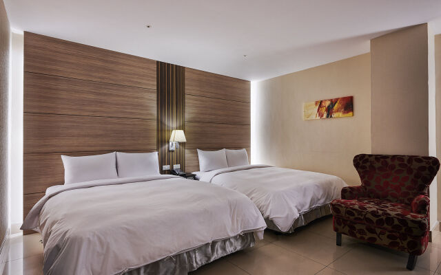 Delton Hotel Love River