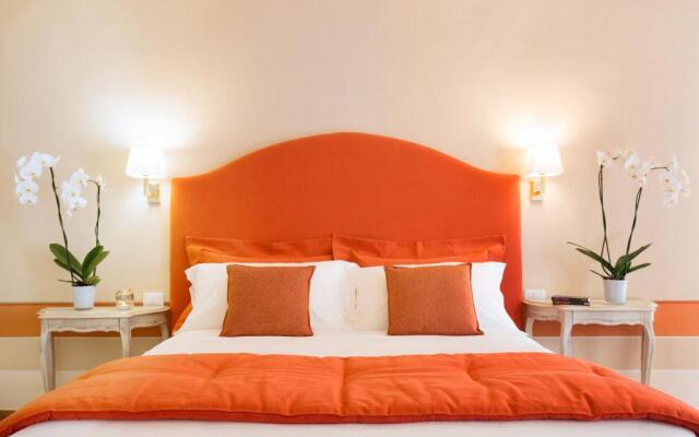 Luxury Bed and Breakfast Cerretani Palace