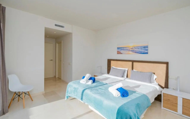 AL-321 Penthouse 3 bedrooms Alcazaba Lagoon