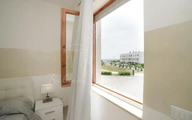 Room in B&B - B&B Balconi Sul Mare Suite With Hydromassage "faro Bianco"