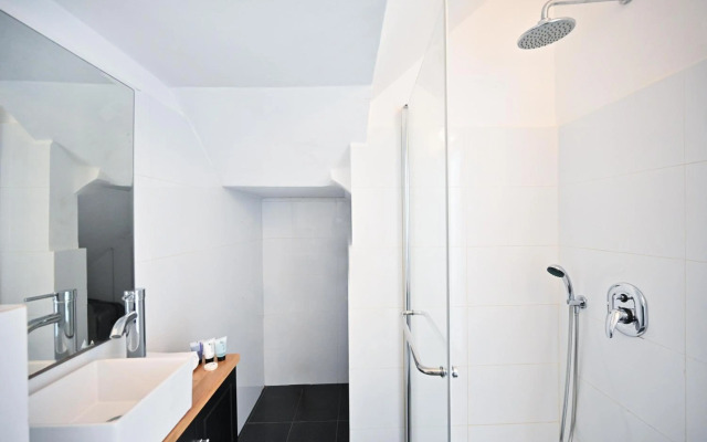 Beautiful 4BR Penthouse in Sheinkin street by HolyGuest