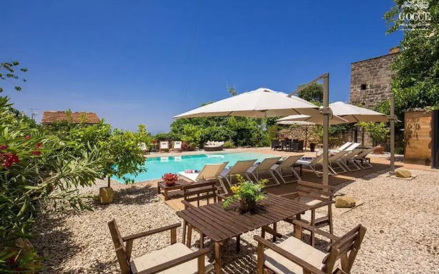 Villa Rococo - Luxury Period Villa With Pool and sea Views