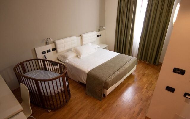 Master Hotel