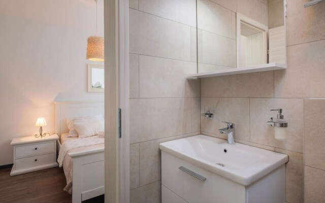 Nice Home in Pag with Hot Tub, WiFi & Sauna