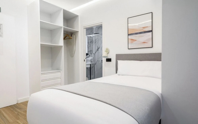 limehome Piraeus Iris