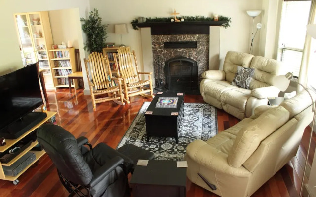 Valley Hideaway Guest House