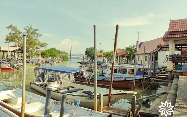 Putera Island Resort