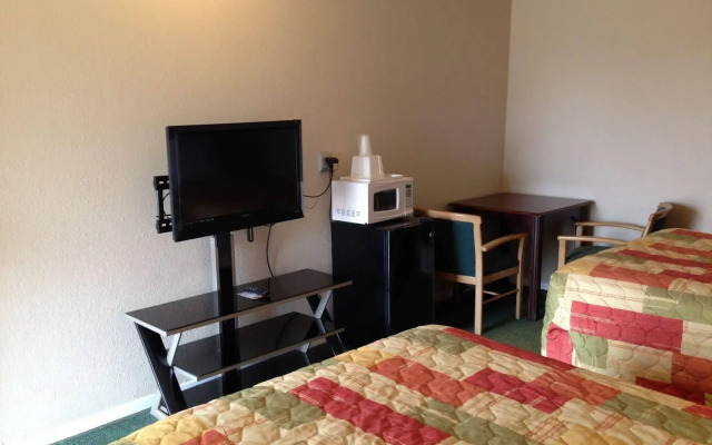 Hometown Inn & Suites