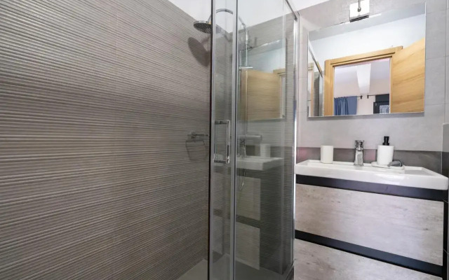Ag. Ioannis metro station studio 1 bed 2 pers