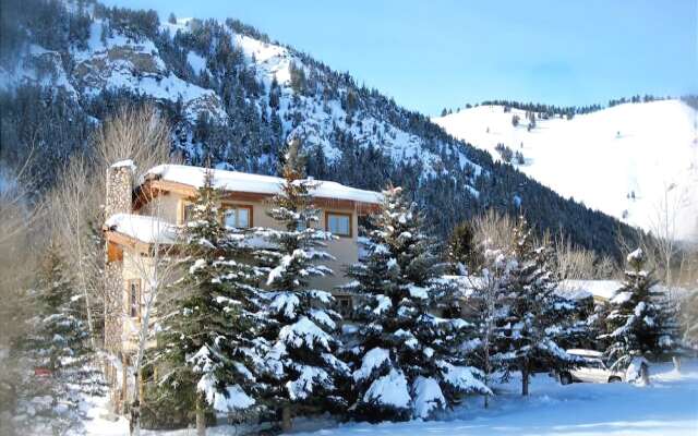 Pennay's at River Run