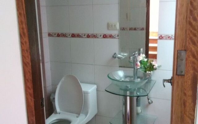 Shanell House - Hostel