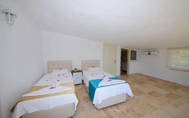 Villa Alfa by Akdenizvillam