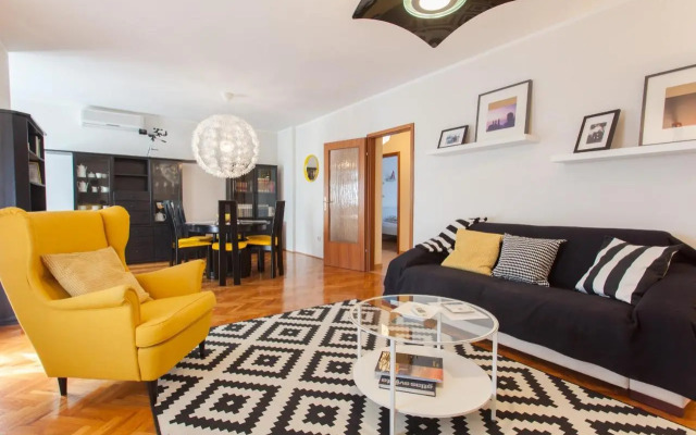 Captain's Apartment with Sea View