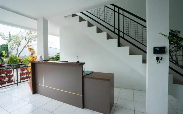 Urbanview Hotel Kazanan Lembang Bandung by RedDoorz