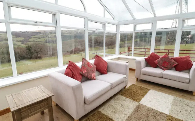 Bryn Derw Holiday Cottage