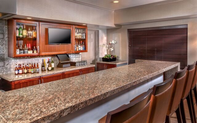 Buena Park Grand Hotel & Suites