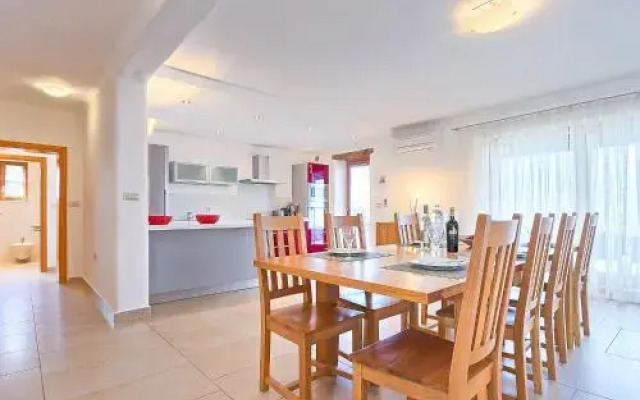 Villa Daymon