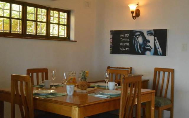 Garvies Surf House