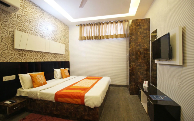 JK Hotel By OYO Rooms