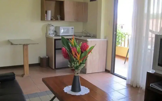 Las Cumbres Inn - Adults Only