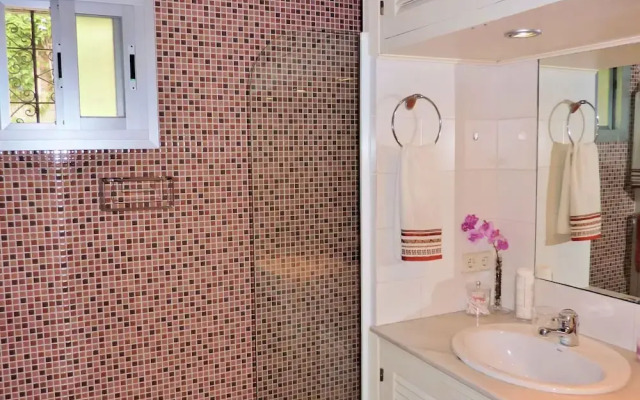 Superb Villa in Elviria With Swimming Pool