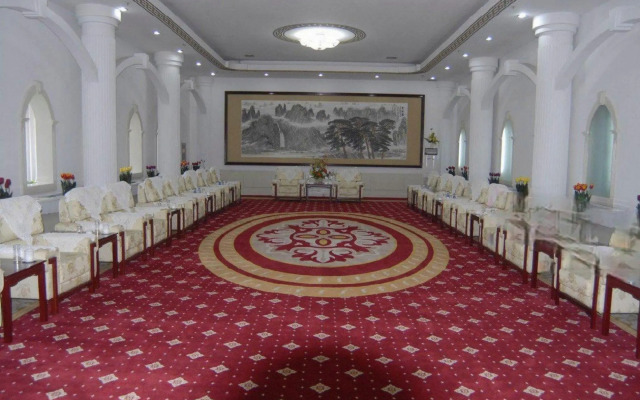 Dongfang Hotel
