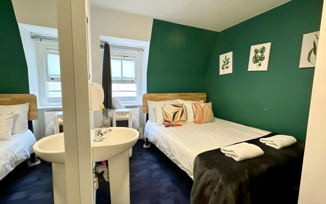 Smart Hyde Park Inn Hostel