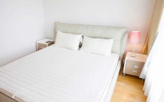 Yopark Serviced Apartment - One Park Avenue