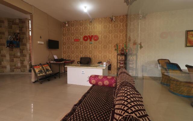 OYO 28636 Roopam Places