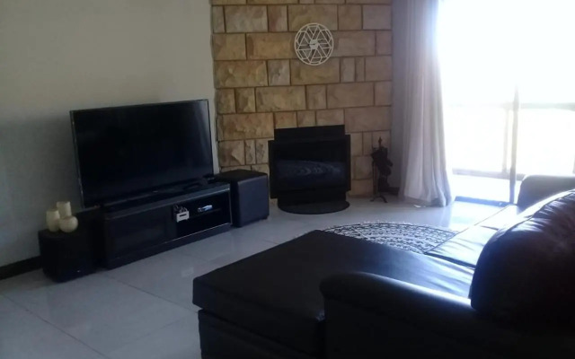 8 Sleeper Villa and 4 Sleeper Flatlet