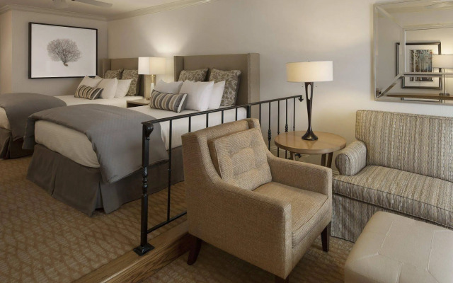 Pelican Inn & Suites