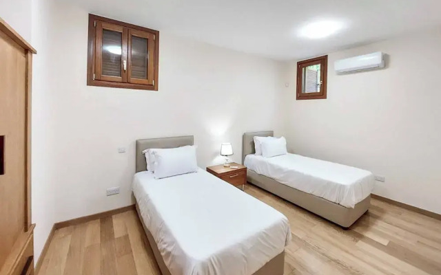Aphrodite Hills Superior Villa 0100